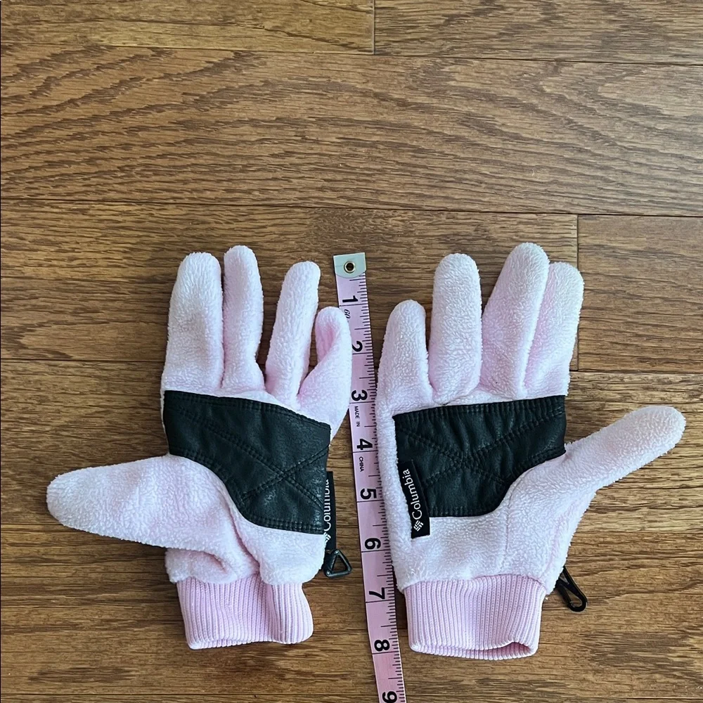 Columbia Light Pink and Black Winter Gloves